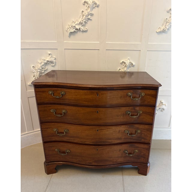 Brown Antique Georgian Serpentine Chest of Drawers in Mahogany, 1700s For Sale - Image 8 of 11