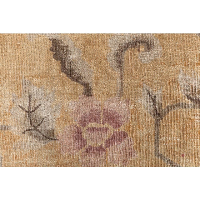 This striking vintage Chinese rug from the 1920s exemplifies the harmony between tradition and modernity that defined the...