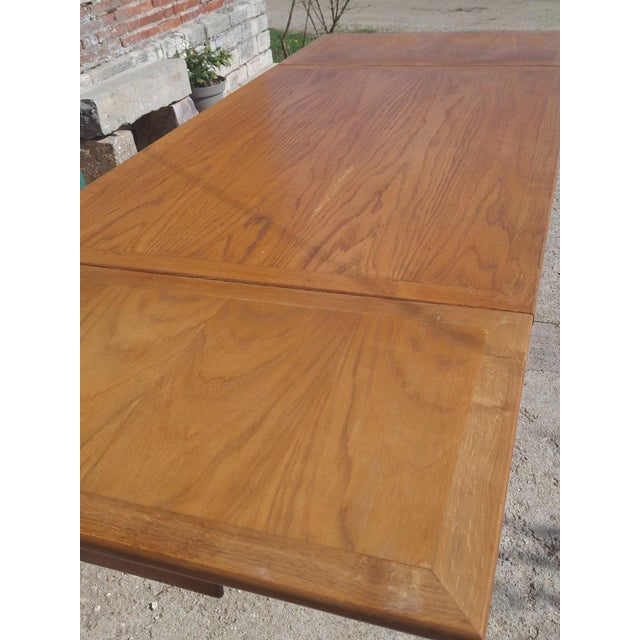 French Reconstruction Extendable Oak Table, 1950 For Sale - Image 3 of 17
