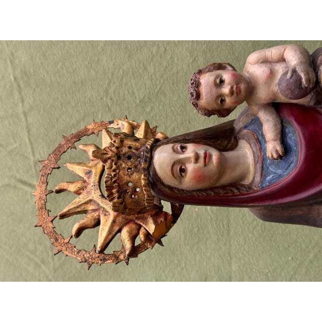 Virgin and Child in Polychrome Wood For Sale - Image 5 of 12