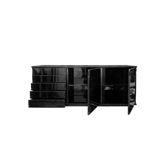 Mid-Century Modern Italian Black Lacquered Wood Larco Sideboard by Gianfranco Frattini for Molteni, 1970s For Sale - Image 3 of 5