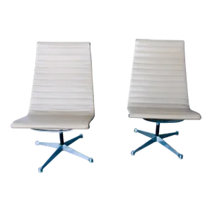 Pair of Swiveling 1960s Herman Miller Eames Aluminum Group Swivel Lounge Chairs