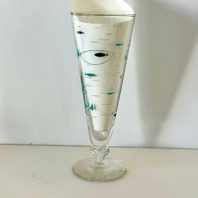 1960s Mid-Century Modern Atomic Fish Pilsner Beer Glasses, Libbey Glasses; Turquoise and Black W Platinum Trim; Set of 5 For Sale - Image 9 of 16