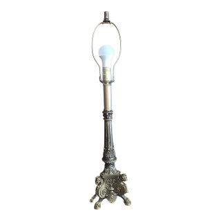 Vintage Lion Head Ornate Regency Style Lamo Brass Tripod Base Table Lamp Heavy For Sale
