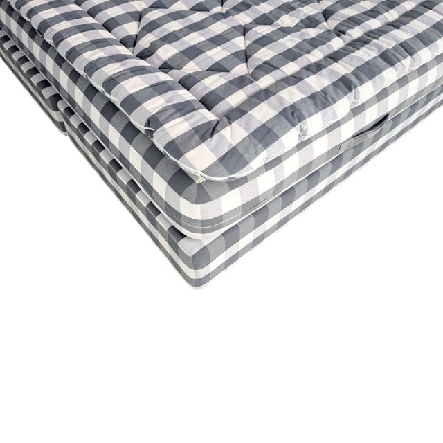 Luxuria Firm Double Bed from Hästens For Sale - Image 10 of 17