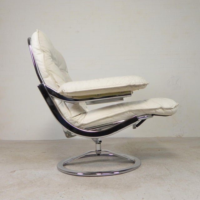 Silver Armchair with White Leather Upholstery from Leolux, 1960s For Sale - Image 8 of 18