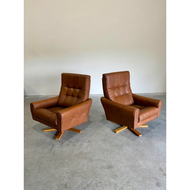 Brown Mid Century Caramel Leather and Beech Swivel Chairs, Baseball Glove Stitching, 2 Pieces For Sale - Image 8 of 10