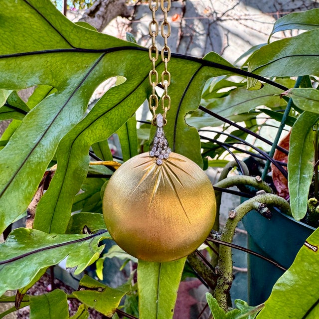 Vintage 18k Gold Florentine Finish Diamond Disc Pendant For Sale - Image 10 of 10