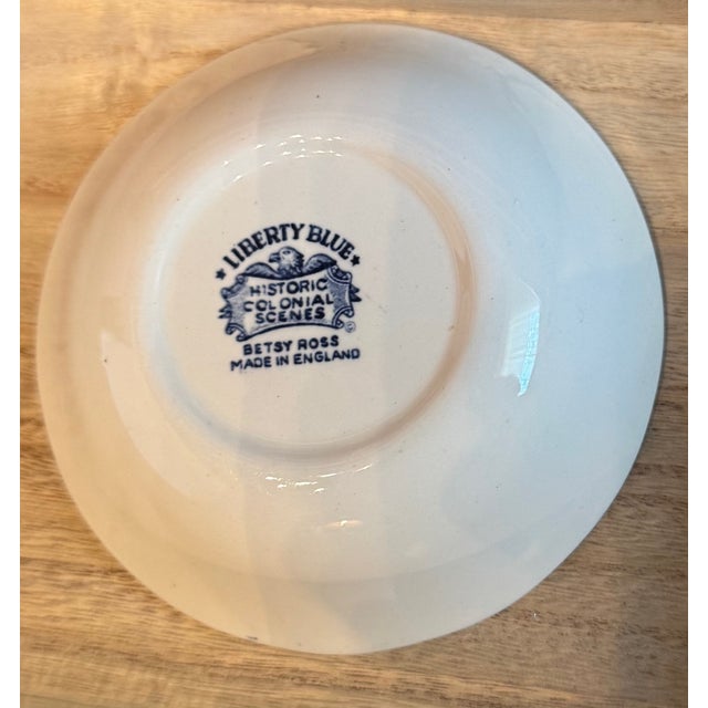 Ceramic Pair of Vintage Liberty Blue Betsy Ross Bowls – Historic Colonial Scenes Transferware, Made in England - a Pair For Sale - Image 7 of 7