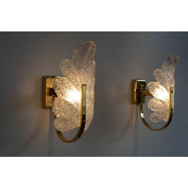 Orrefors Vintage Hollywood Regency Murano Graniglia Glass Leaf Wall Sconces in Brass, 1970s, Set of 2 For Sale - Image 4 of 18