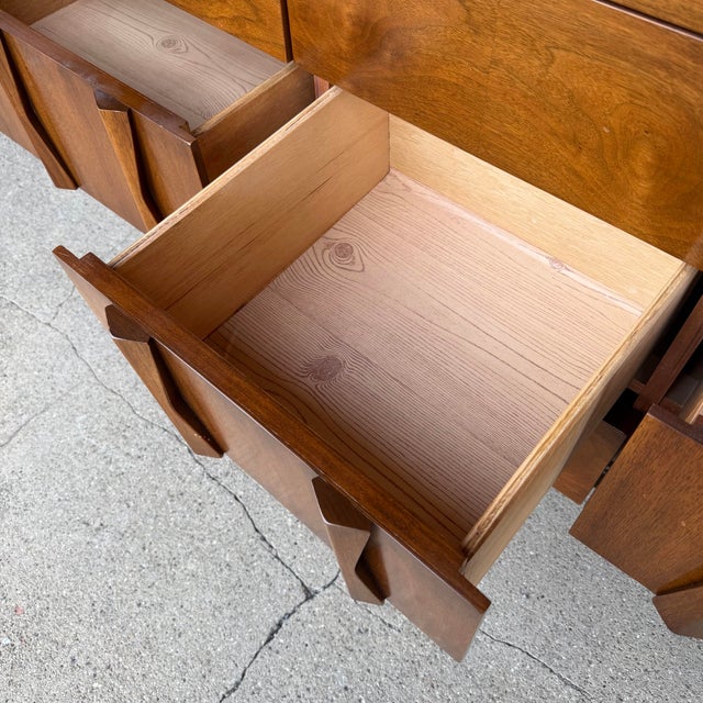 Mid-Century Modern American of Martinsville Mid Century Dresser / Credenza For Sale - Image 3 of 4