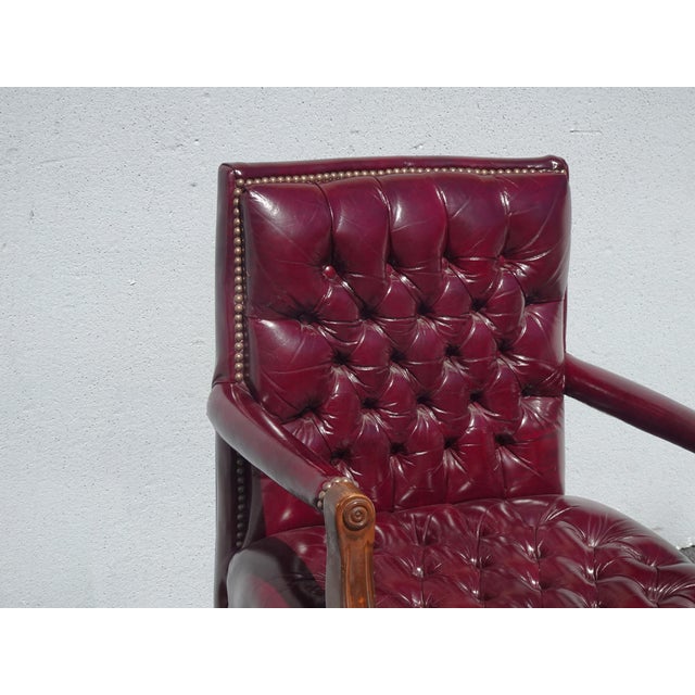 Vintage Georgian Styl Burgundy Leather Gainsborough Armchair Tufted Chesterfield For Sale - Image 4 of 16