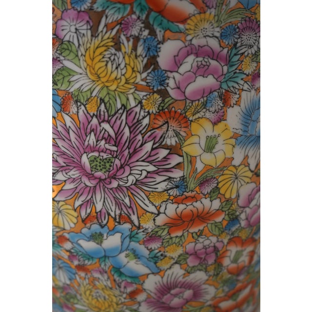 1960s Vintage Chinese Porcelain Floral Decorative Large Vase For Sale - Image 5 of 7