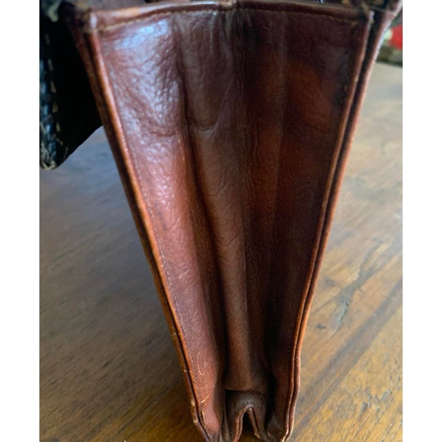 Early 20th Century Antique Meeker Made Hand Tooled Floral Leather Handbag Art Nouveau For Sale - Image 5 of 9