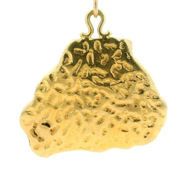 Italian Modernist 14k Gold Handcrafted Sculptural Ram Pendant, Circa 1975 For Sale In Miami - Image 6 of 12