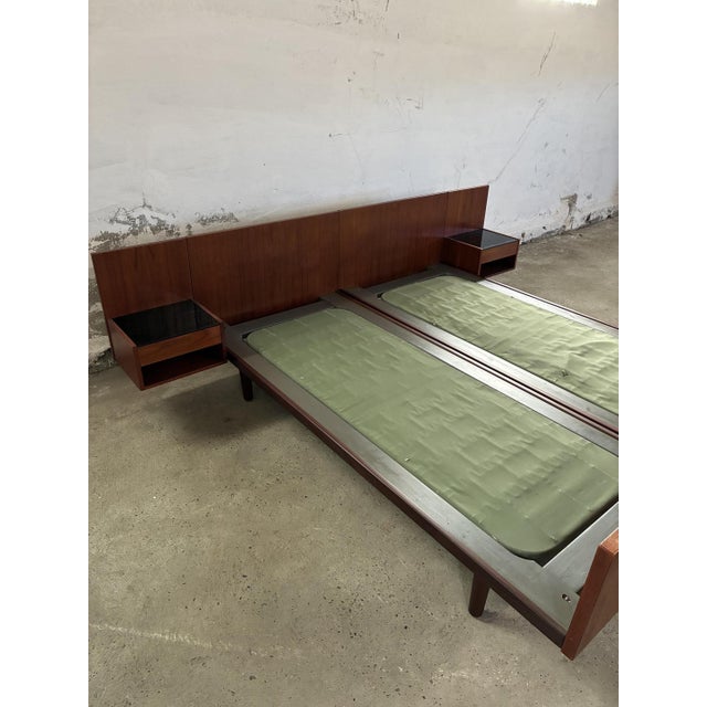 1960s Teak Queensize Bed by Hans J Wegner from Getama, 1960s, Set of 2 For Sale - Image 5 of 13