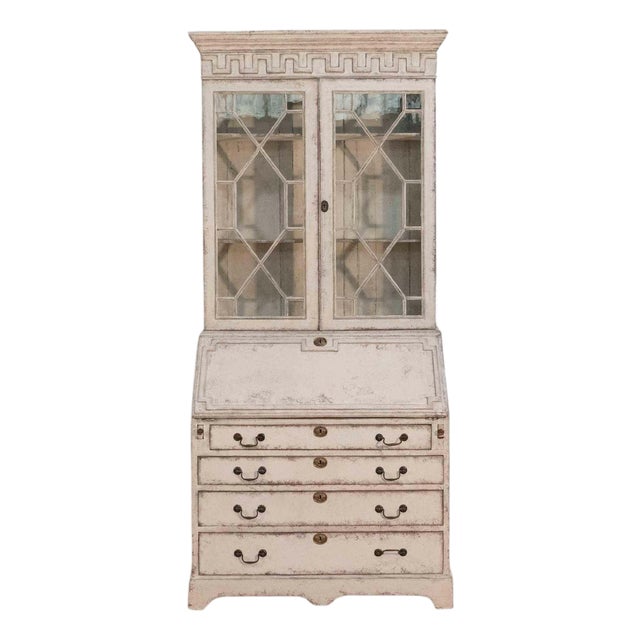 European two-part vitrine cabinet with fine carvings, circa 1790 For Sale