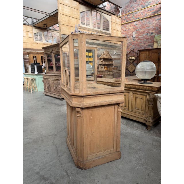 Early 20th Century Reception Desk For Sale - Image 11 of 17