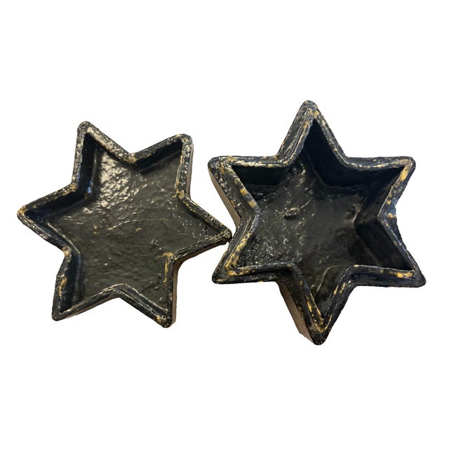 Early 20th Century Hand-Painted Star Lacquer Box For Sale - Image 4 of 5