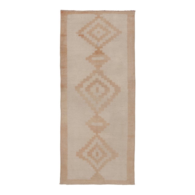 Vintage Tulu Runner Rug in Beige and Cream Diamond Medallions - Rug & Kilim For Sale