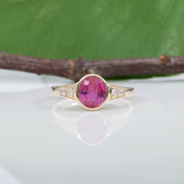 1.27Ct Gia Certified Pink Sapphire Ring With Natural Diamonds in Solid 14k Gold, Size 6.75 For Sale In Columbus - Image 6 of 10