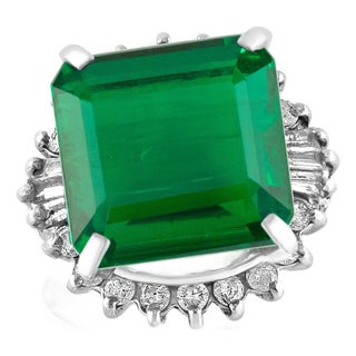 7.78 Carat Natural Square Emerald & 0.45 Ct Diamond Ring in Platinum, Size 4.5 For Sale