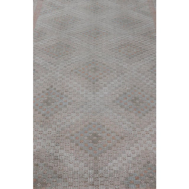 All-Over Geometric Design Vintage Turkish Kilim Flat Weave Rug in Neutral Tones For Sale - Image 4 of 13