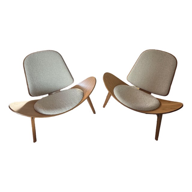 Late 20th Century Hans J. Wegner Ch07 “Shell Chair” for Carl Hansen & Son, Denmark — Pair For Sale