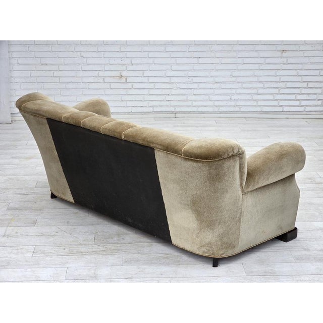 Danish 3-Seater Sofa in Green Velour with Oak Legs, 1960s For Sale - Image 9 of 18