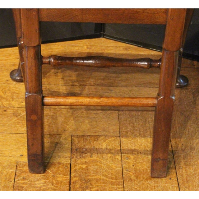 Brown Pair of English Early-Mid 18th Century Queen Anne Side Chairs For Sale - Image 8 of 11