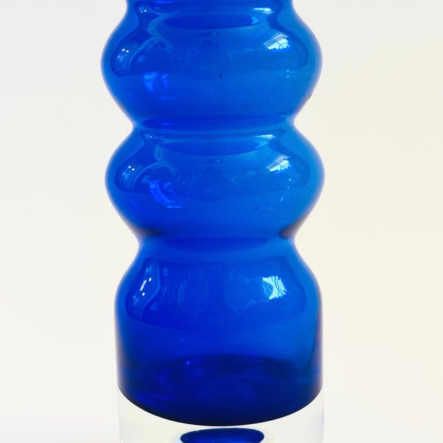 Aseda Glasbruk Mid Century Cobalt Blue Hooped Art Glass Vase by Bo Borstrom for Aseda Glasbruk, Sweden For Sale - Image 4 of 8