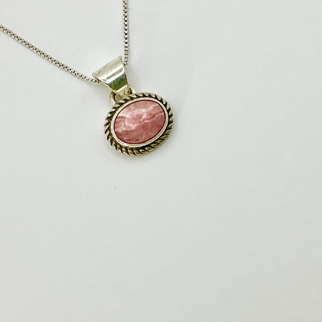 1970s 1970s Vintage Southwestern Boho Chic Judith Jack Sterling & Pink Rhodochrosite Pendant Necklace - 16” For Sale - Image 5 of 12