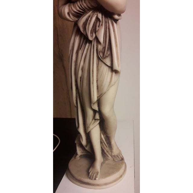 Antique White 19th Century Italian Carrara Marble Figure of Venus Italica After Antonio Canova – Neoclassical Reduction. For Sale - Image 8 of 10