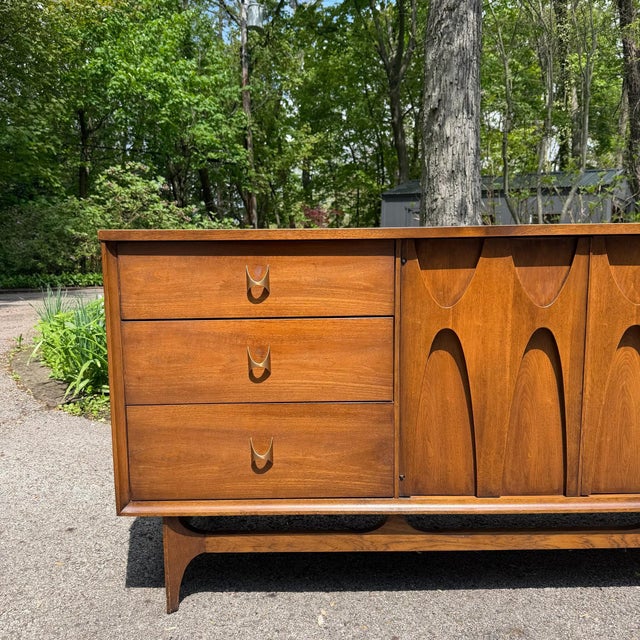 1960s Mid Century Modern Broyhill Brasilia Lowboy 9-Drawer Dresser Credenza, Attributed For Sale - Image 5 of 10