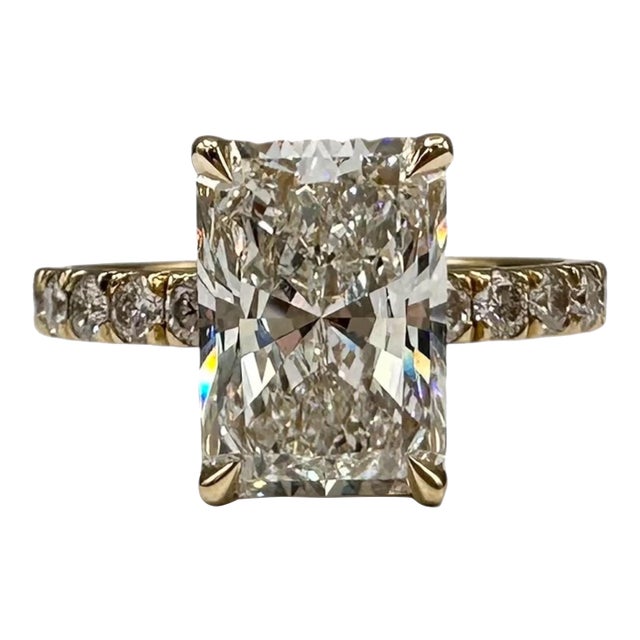 3.52ct Radiant Lab Grown Diamond Ring Igi E Vvs2 14k Yellow Gold, Size 7 For Sale