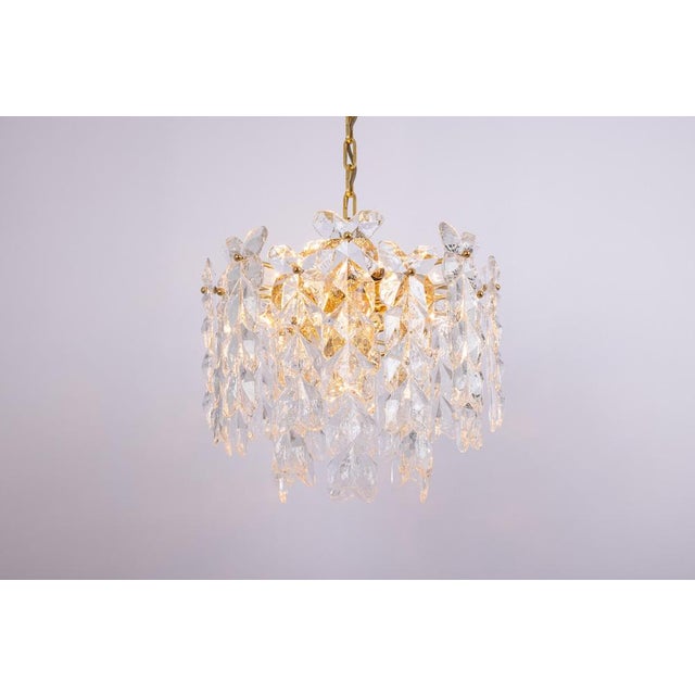 Large Palma Chandelier in Gilt Brass and Crystal Glass from Kalmar, Austria, 1970s For Sale - Image 9 of 18