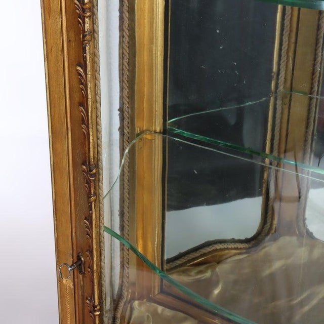 Wood Carved Giltwood Bombay Serpentine Vitrine With Verdis Martin Panels C1890 For Sale - Image 7 of 17