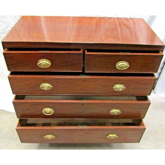 Early 19th Century Early 19th Century Federal Style Mahogany Chest of Drawers For Sale - Image 5 of 16