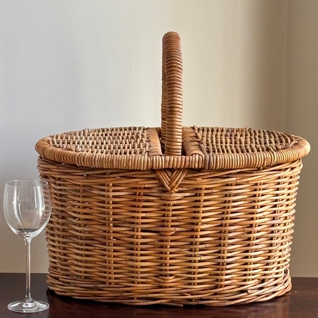 Farmhouse Large French-Style Wicker Picnic Basket For Sale - Image 3 of 15