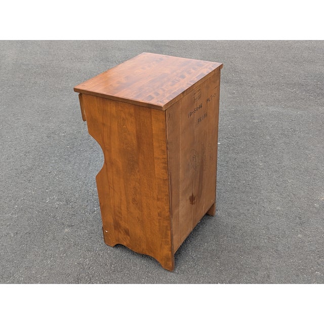 Vintage Ethan Allen Baumritter Heirloom | Farmhouse Maple End Table | Nutmeg Colonial Side Table For Sale - Image 11 of 12