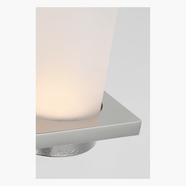 Modern Chapman & Myers for Visual Comfort Signature Cornado 18" Indoor/Outdoor Hurricane Sconce in Museum Nickel with Etched Crystal For Sale - Image 3 of 7