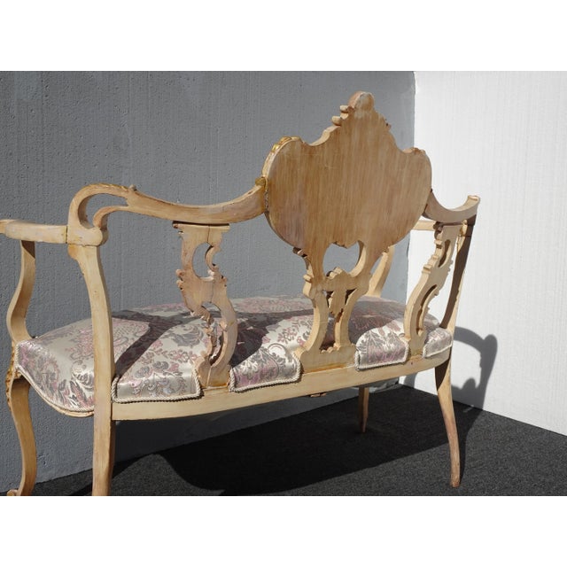 Vintage French Louis XVI Ornate Pastel Pink and Gold Two Seater Settee For Sale - Image 11 of 12