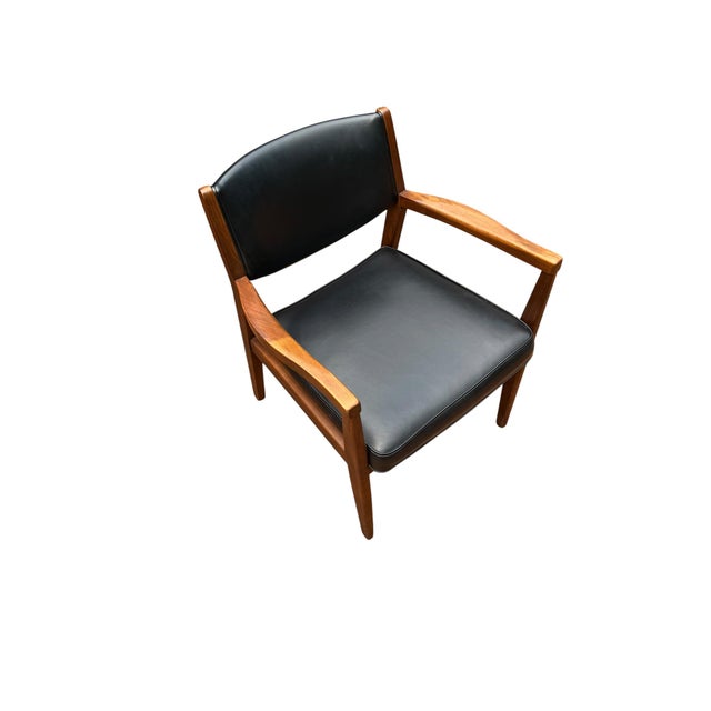 Mid-Century Modern Vintage Alma Desk Co. Mid-Century Modern Walnut & Black Vinyl Armchair For Sale - Image 3 of 8