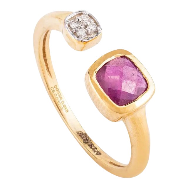 Contemporary 18k Yellow Gold Cushion Cut Ruby & Diamond Open Ring Size 6 For Sale - Image 3 of 12