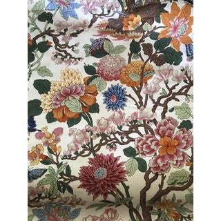 Traditional Gp & J Baker Magnolia Linen Fabric - 8 1/2 Yards For Sale