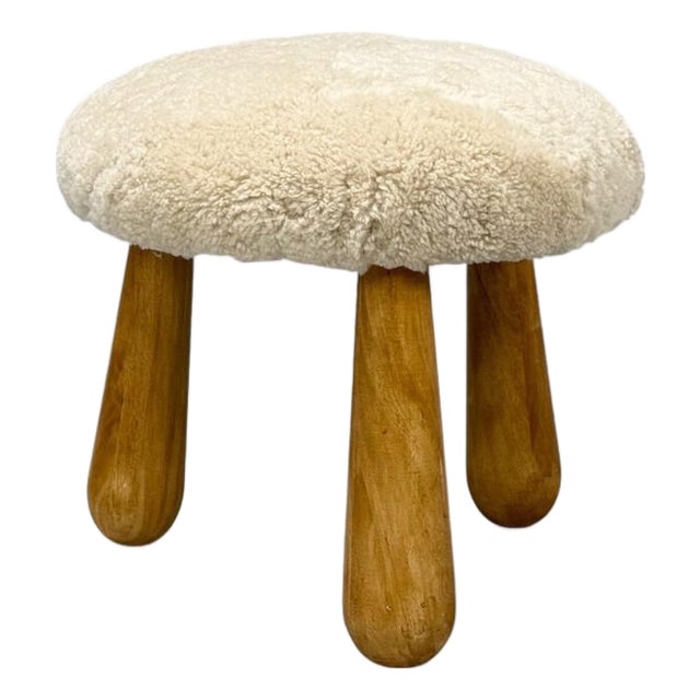 Danish Modern Style, Sheepskin Stool, Beige Shearling, Maple, Usa, 21st C. For Sale