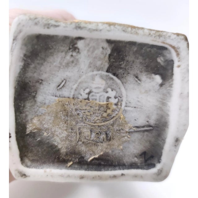 Vintage Ceramic Liquor Bottles Representing a King and a Queen, Italy, 1960s, Set of 2 For Sale - Image 4 of 9