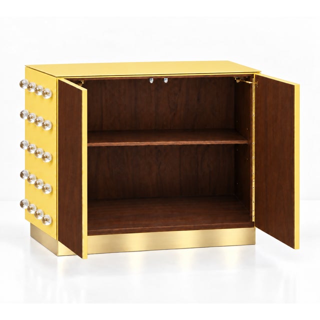 Butter Yellow Murano Glass Cabinet with Brass Plinth from Justfurnituress SRL For Sale - Image 4 of 9