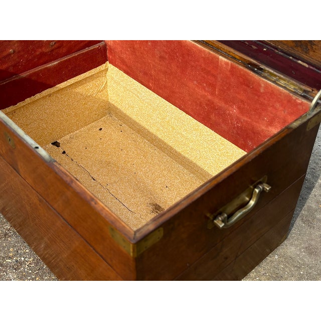 Large 19th Century Oak & Brass Bounded Travelling Trunk, 1860s For Sale - Image 6 of 10