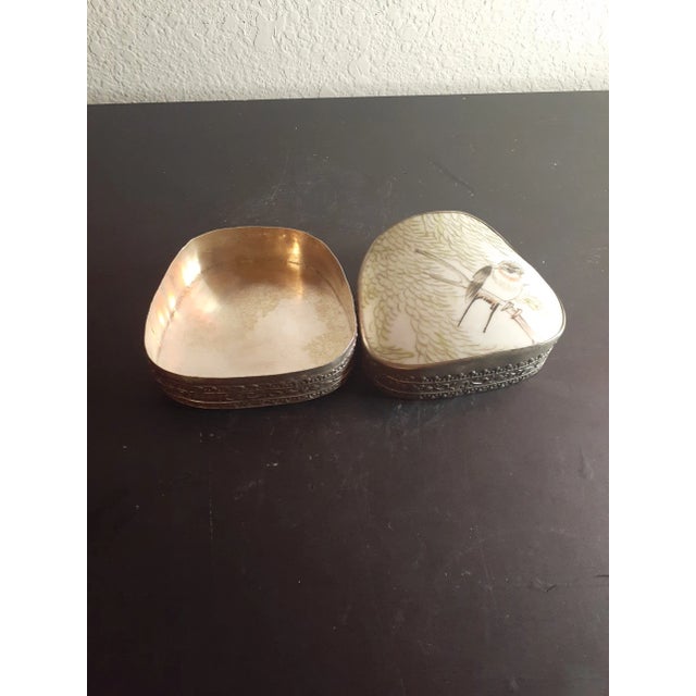 Art Deco 1980s Vintage Silverplated Filigree Abalone Inlay Trinket Box For Sale - Image 3 of 7